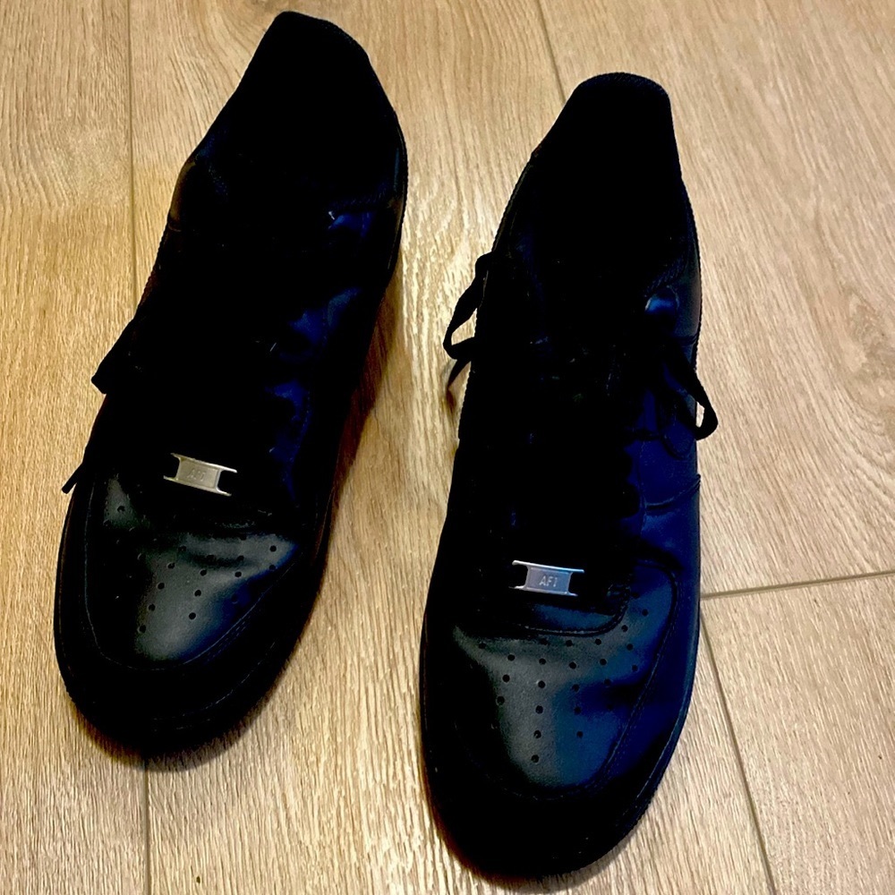 Nike mens Air Force One black size 10.5